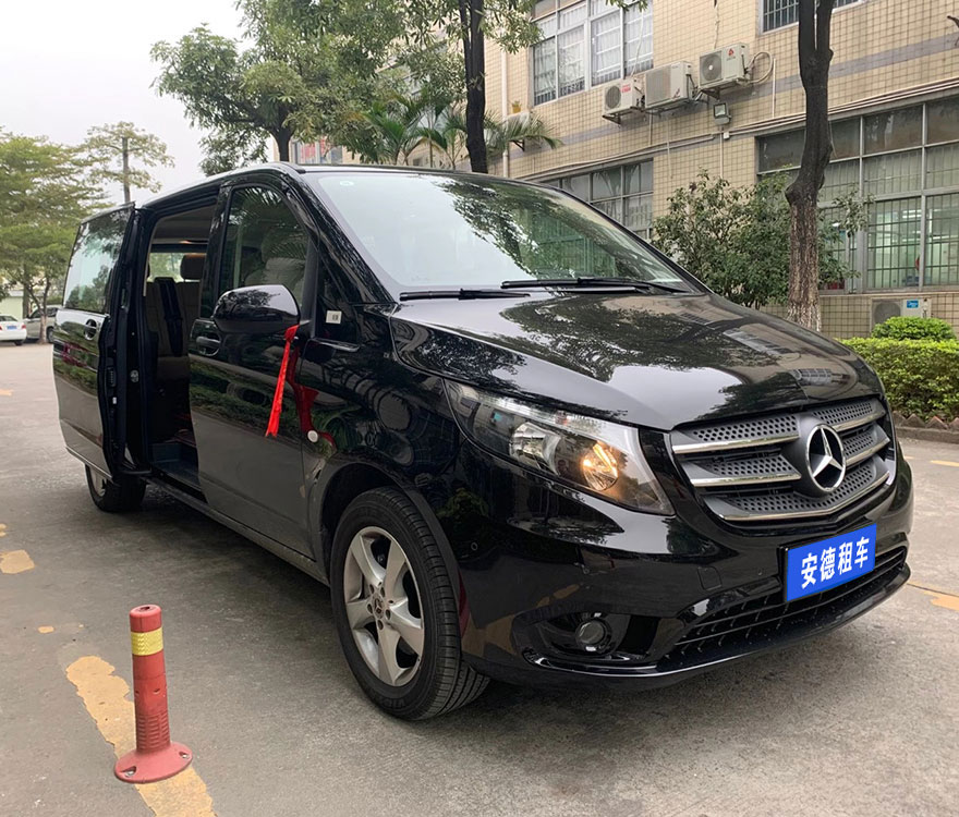 犇(ben)馳威霆(ting)9座商(shang)務(wu)